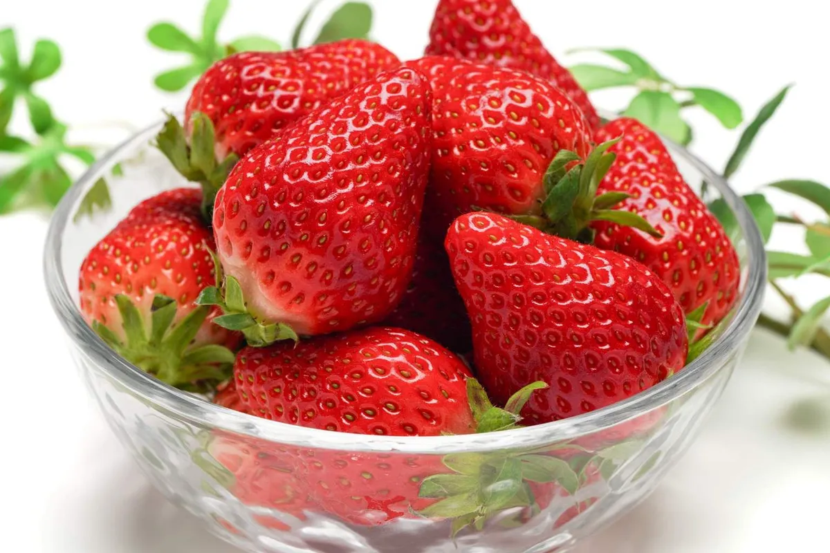 Cómo limpiar las fresas de forma eficaz: más que solo enjuagarlas