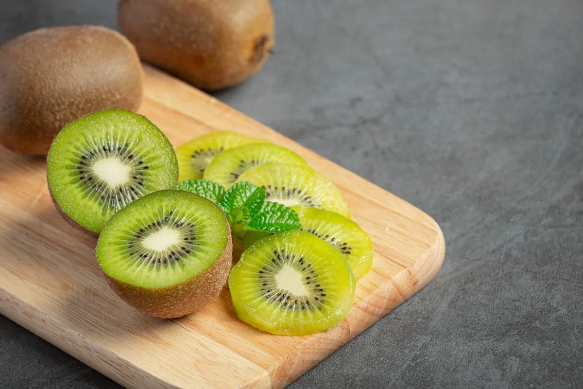 El kiwi: un aliado potente para la digestión y más